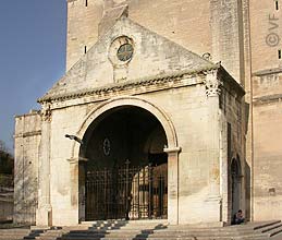 Notre Dame des Doms en Avignon  &copy; VF