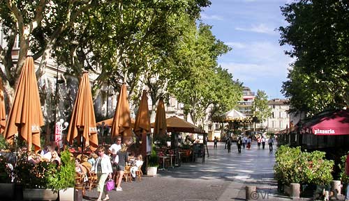 la place de l'horloge en Avignon  &copy; VF