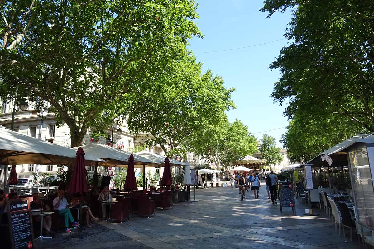 la place de l'horloge en Avignon  © VF