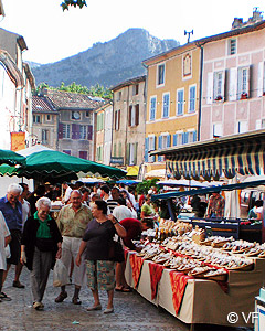 marché de Buis-les-Baronnies