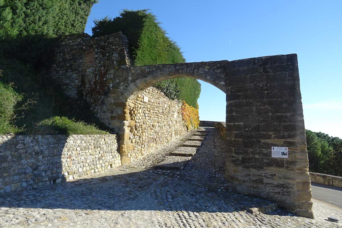 Porte du Sergent à Cairanne