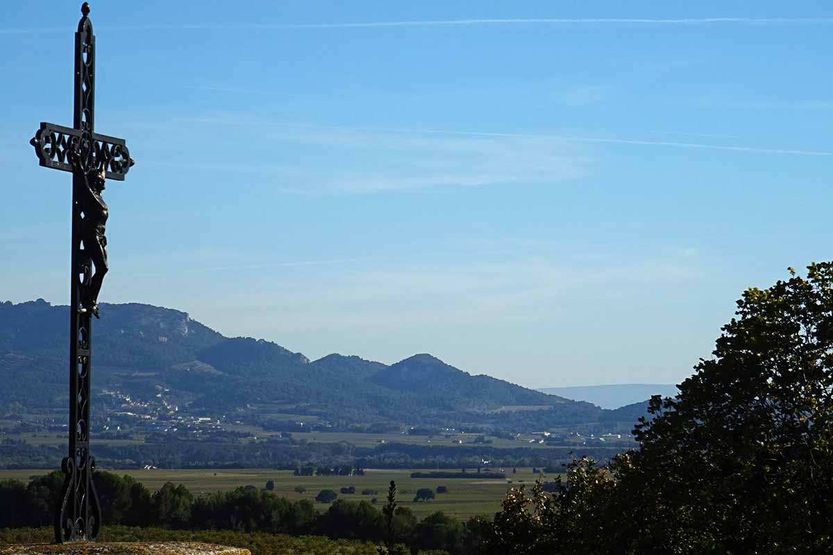 Cairanne, panorama sur les Dentelles de Montmirail