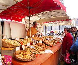 March&eacute; de Forcalquier Provence