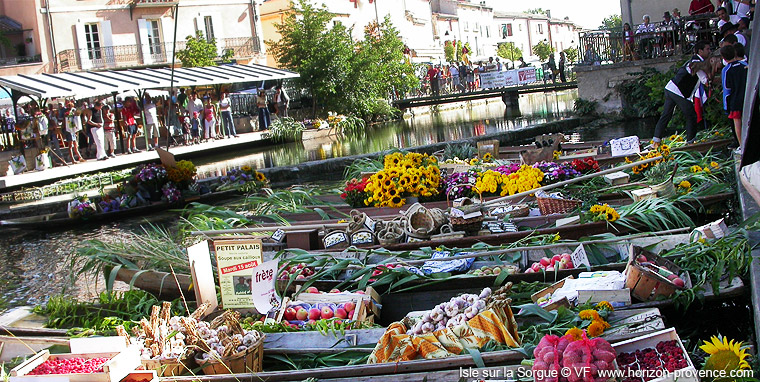 march&eacute; flottant Isle sur la Sorgue