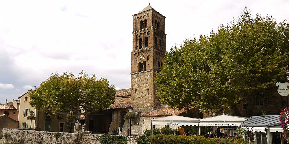 Moustiers Sainte-Marie Eglise Notre-Dame © VF