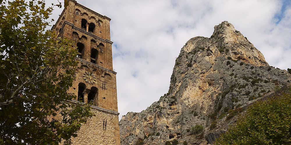 Moustiers Sainte-Marie Eglise Notre-Dame © VF