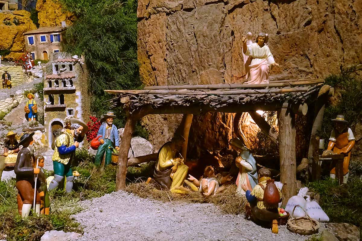 Crèche de Noël à Cabannes