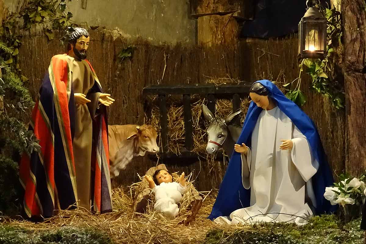 Crèche de Noël à Venasque © VF