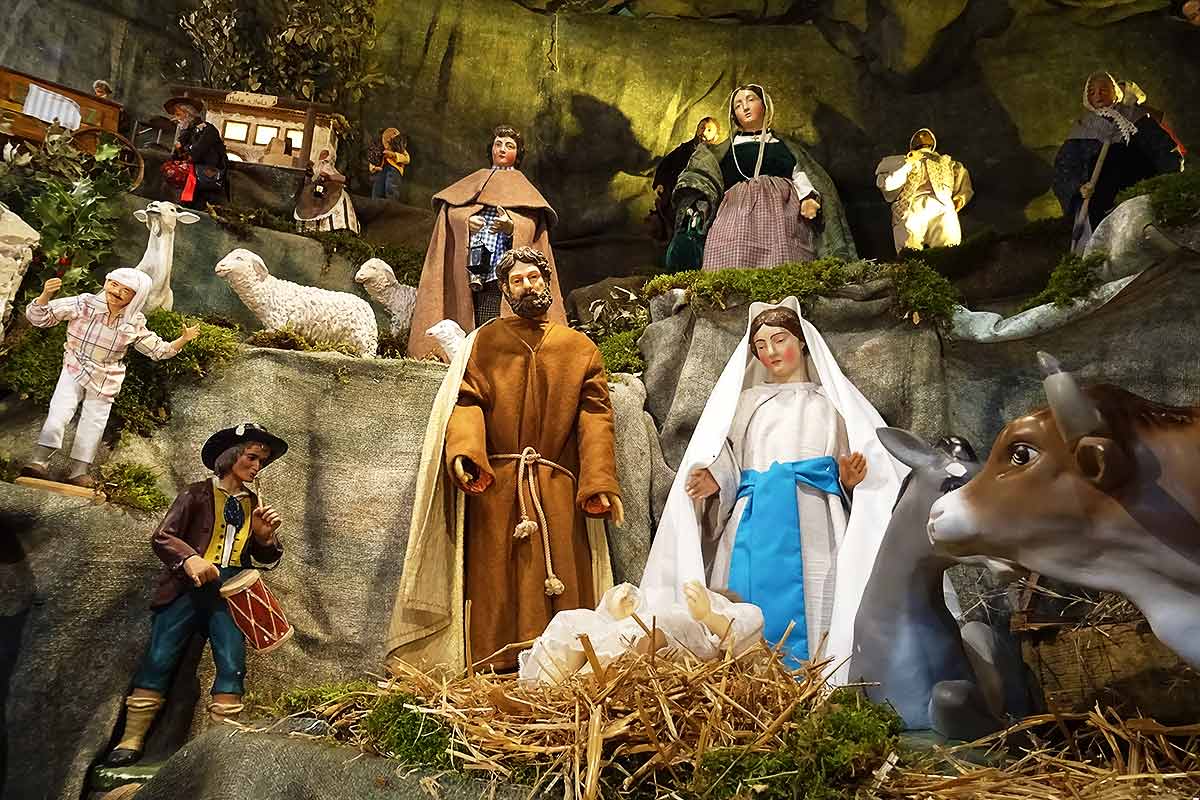 Crèche de Noël aux Valayans