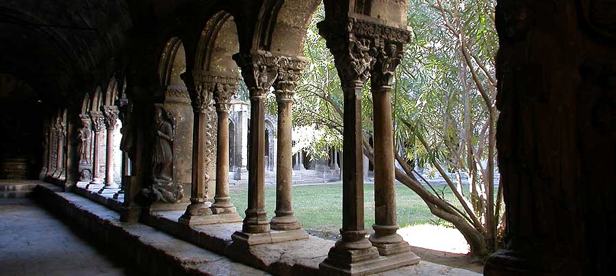 Arles Cloitre Sainte Trophime