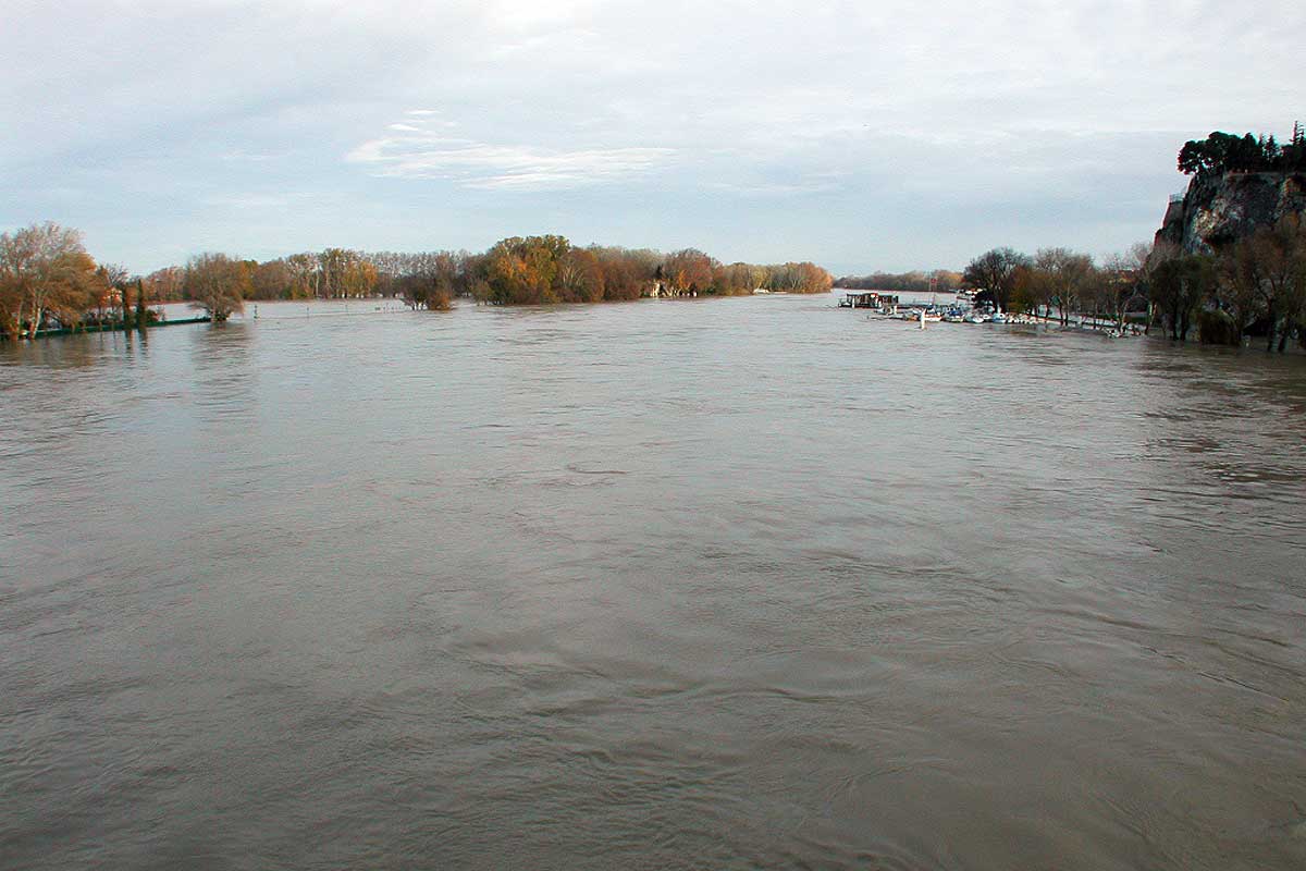 Inondation de l'île de la Barthelasse (2002) © VF