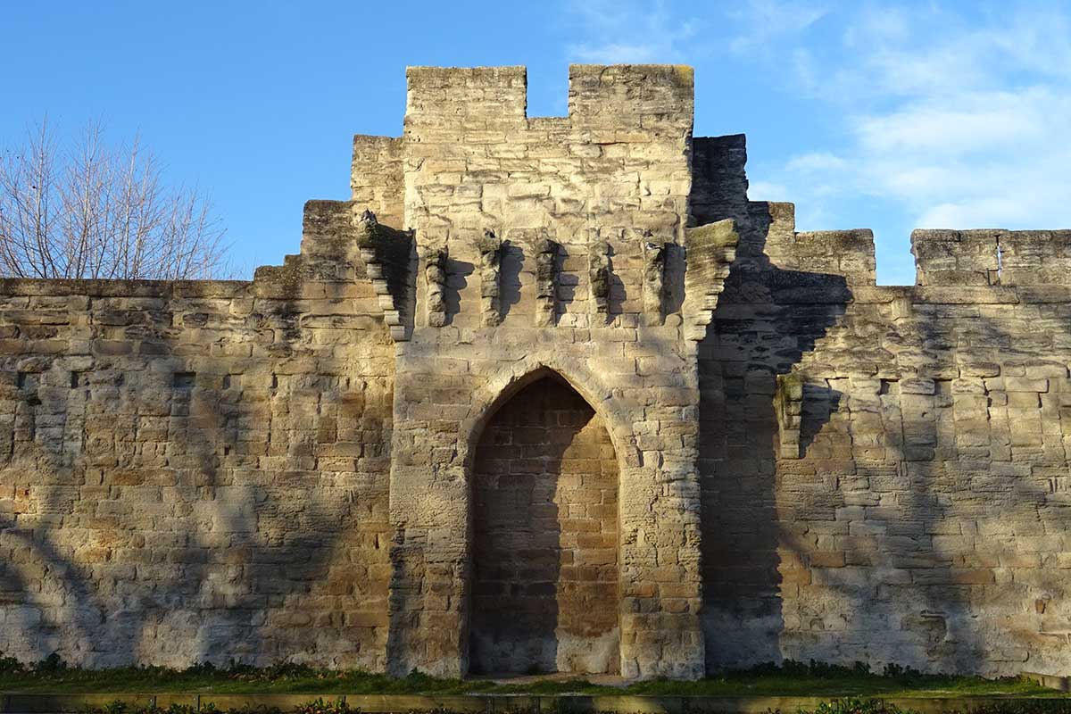 Avignon ramparts boulevard Saint-Michel © VF