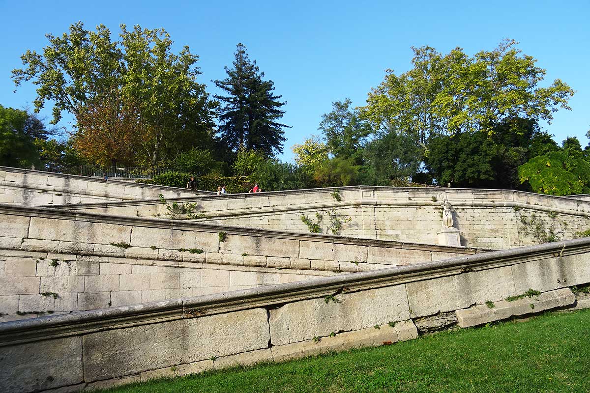 Rampes d'accès au Jardin des Doms © VF