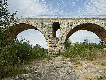 Pont Julien