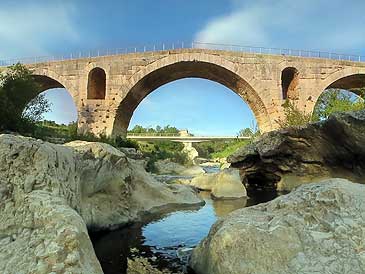 Pont Julien