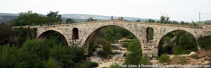 Pont Julien