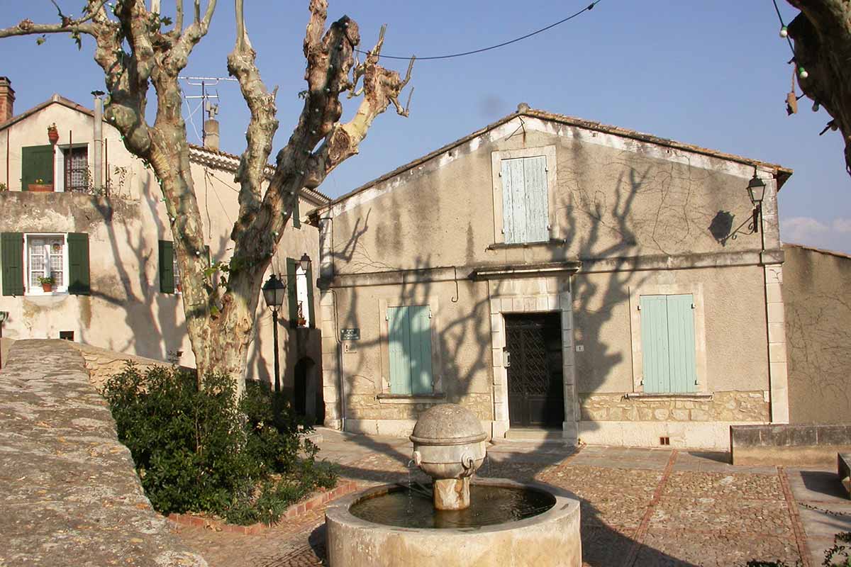 Le vieux village de  Chateauneuf de Gadagne © VF