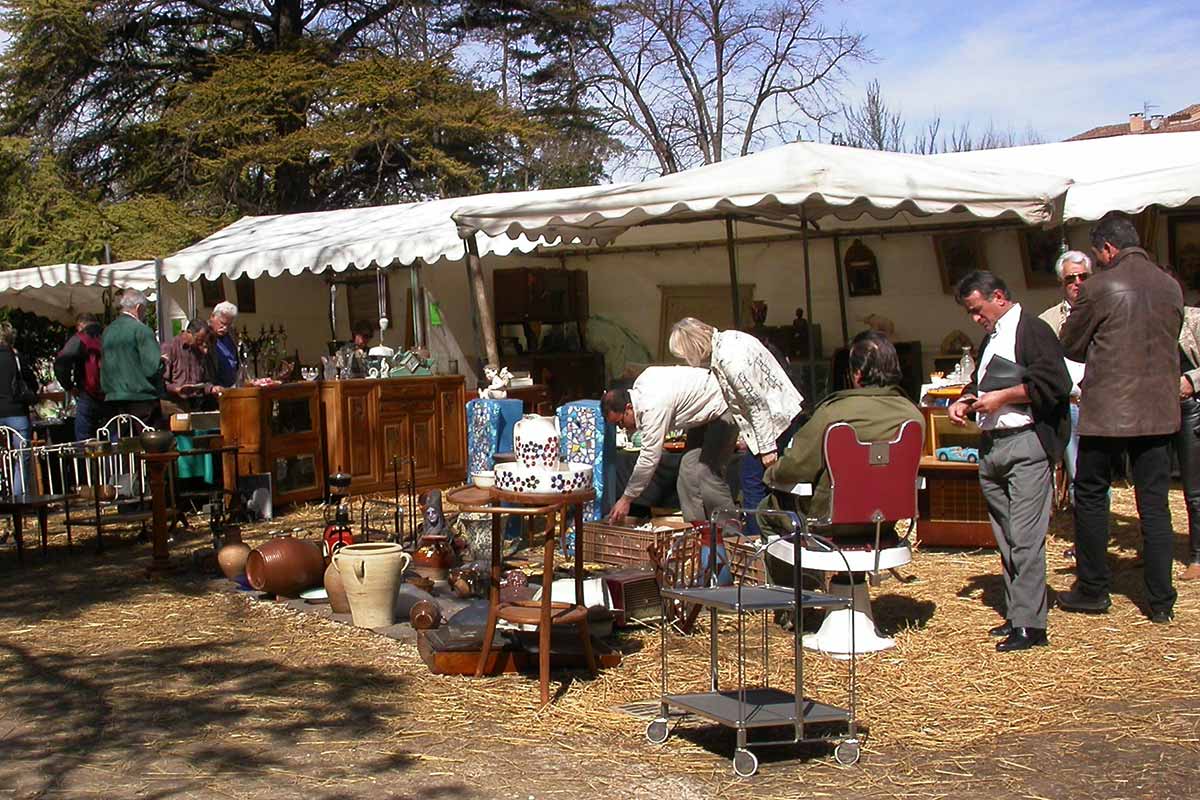 Antiques in Isle sur Sorgue