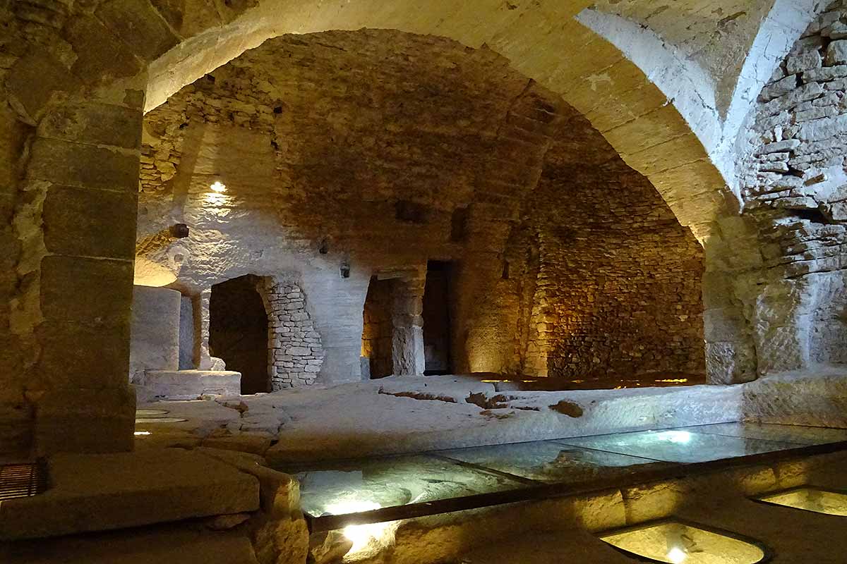 Caves Palais Saint-Firmin Gordes © Horizon Provence