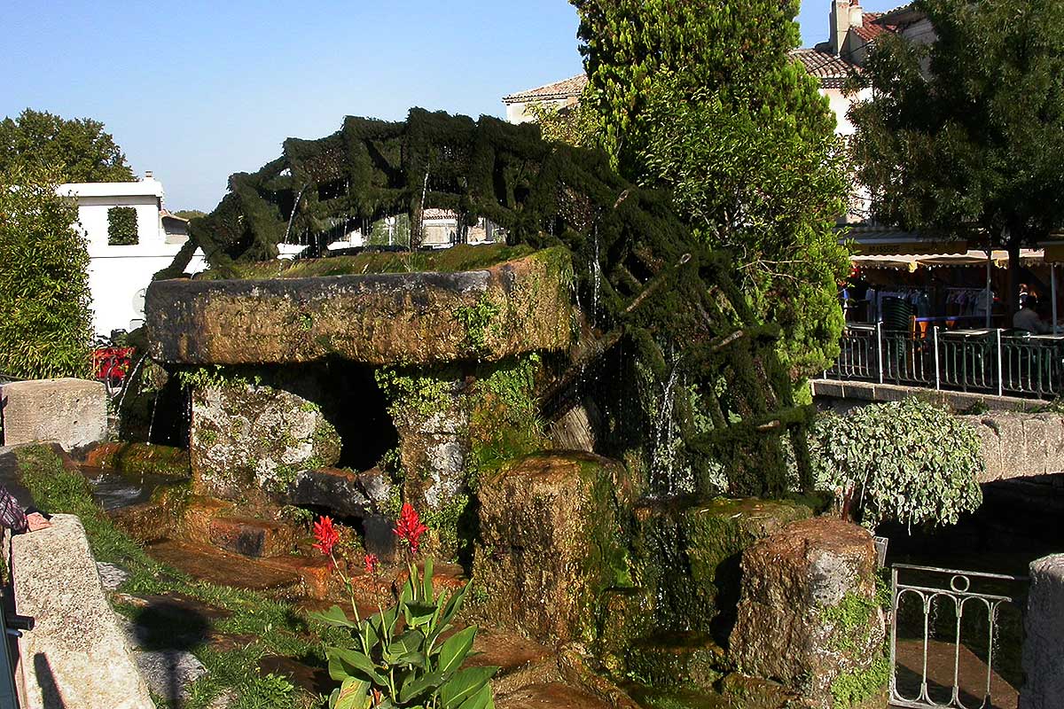 Padding wheels in l'Isle sur la Sorgue