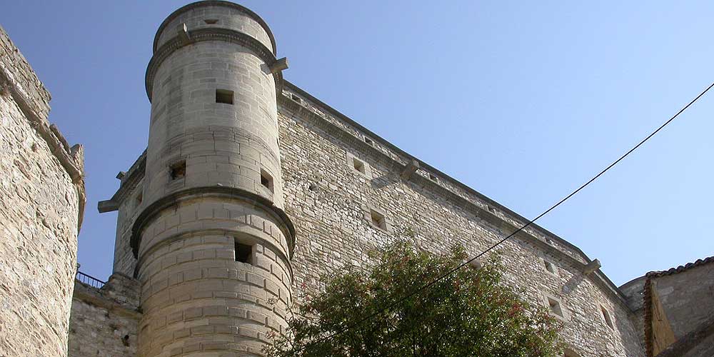 Le Barroux château