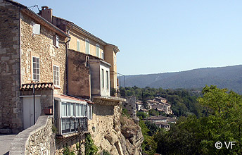 Ménerbes hebergement Provence