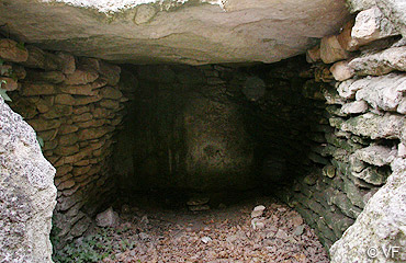 dolmen pitchoune Ménerbes
