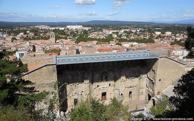 Orange et son théâtre antique