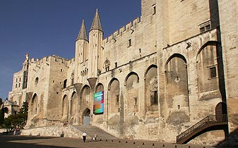 Palais neuf Palais des Papes Avignon © VF