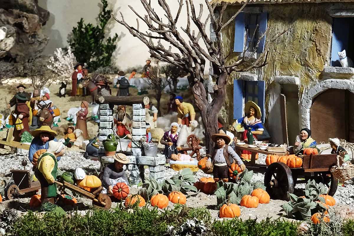 Crèche de Noël à Arles