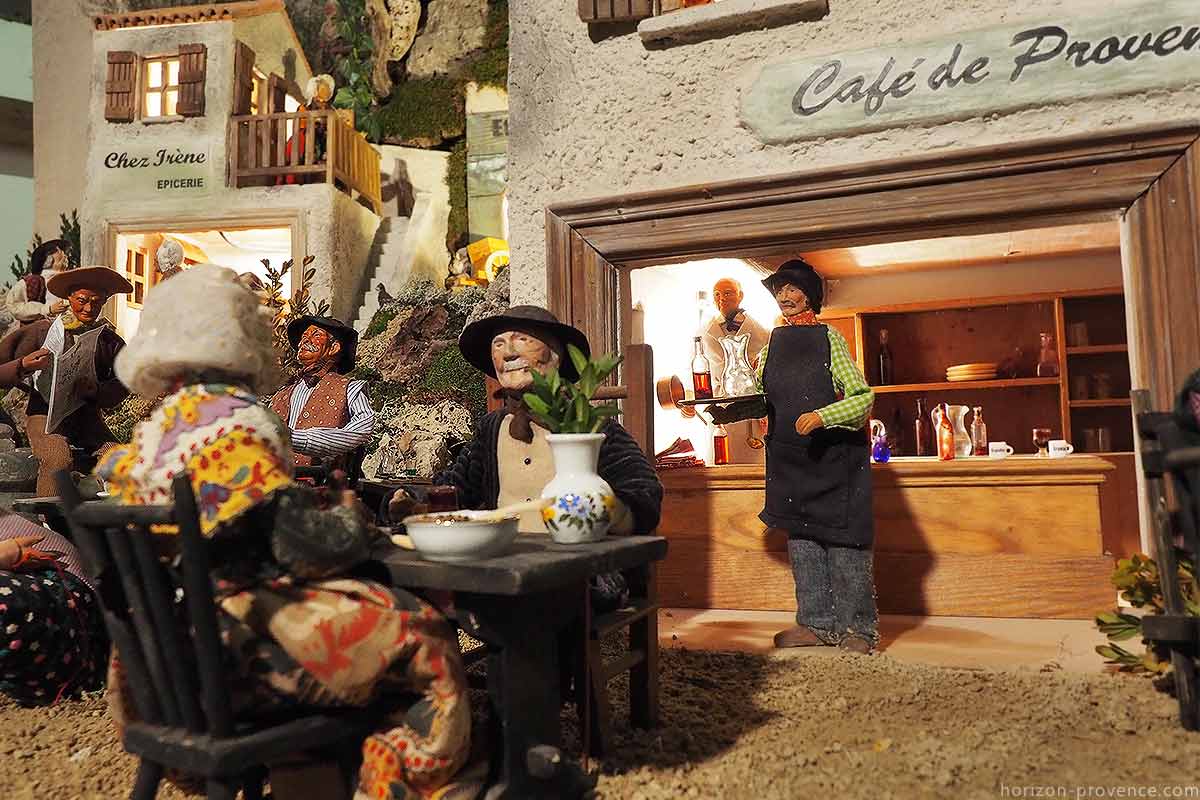 Crèche de Noël à Banon en Provence © VF