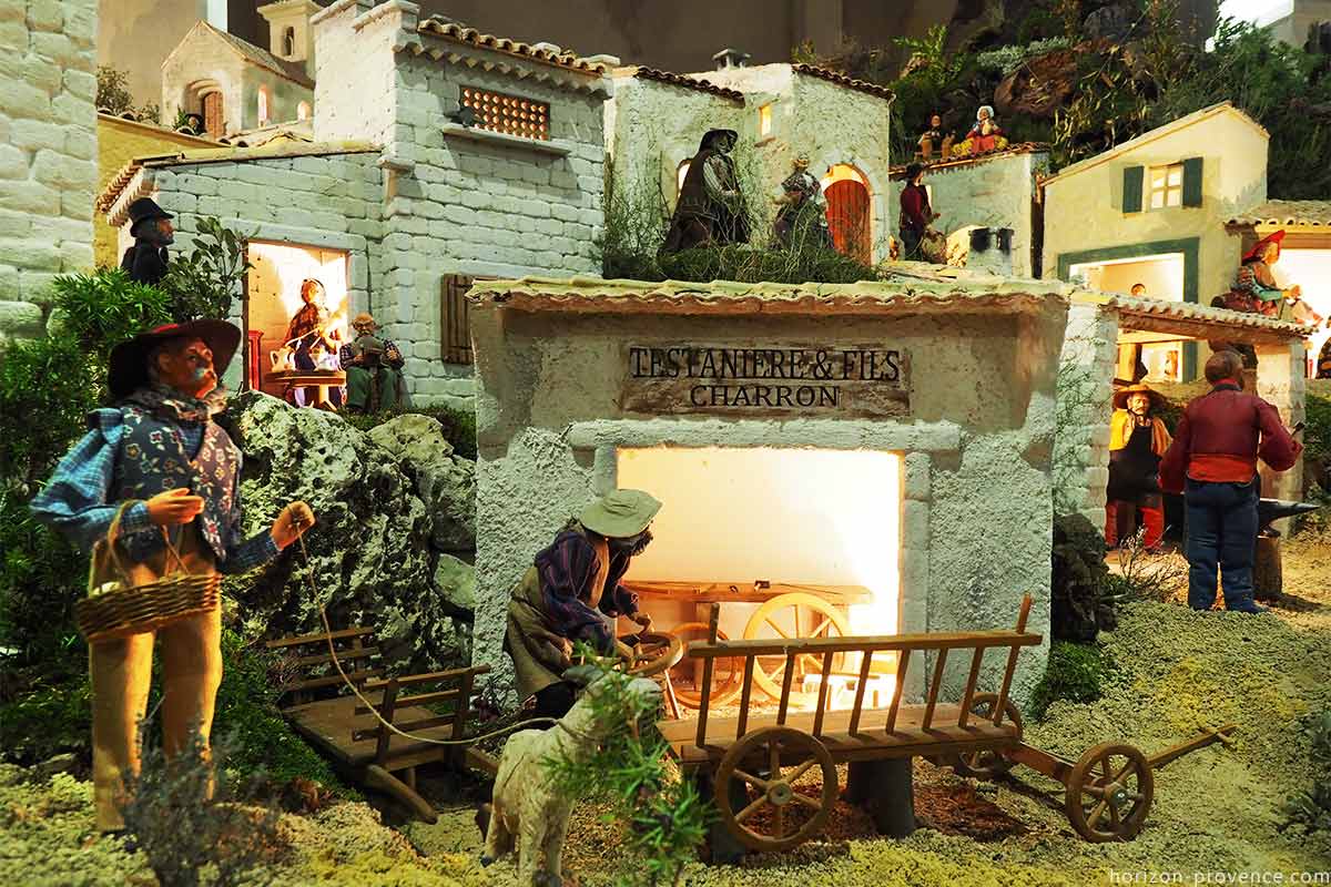 Crèche de Noël à Banon en Provence © VF