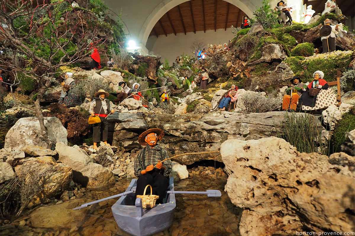 Crèche de Noël à Banon en Provence © VF