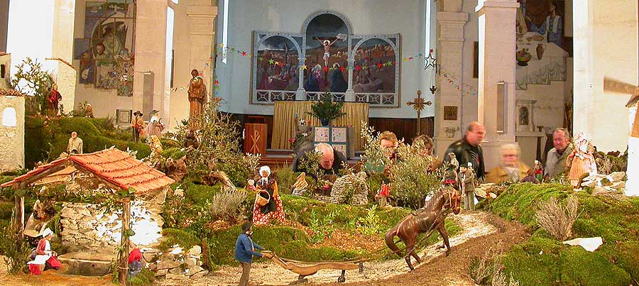 Crèche de Noël à Banon en Provence © VF