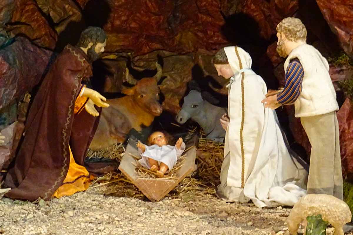 Crèche de Noël à Saint-Saturnin-lès-Apt © VF