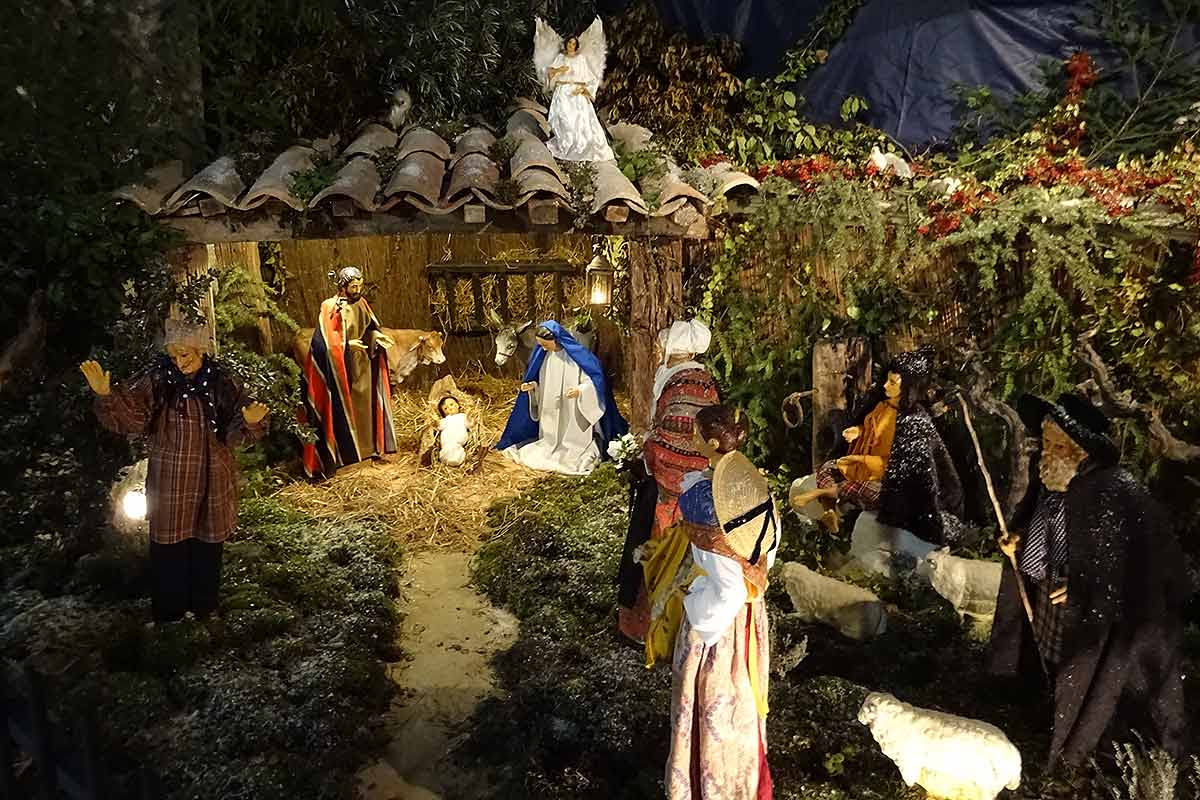 Crèche de Noël à Venasque © VF