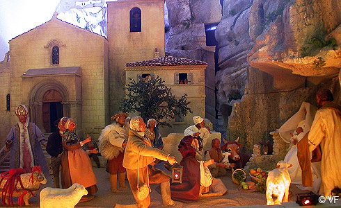 Santons et crèches de Noël  - Page 3 Noel-baux-de-provence-musee1