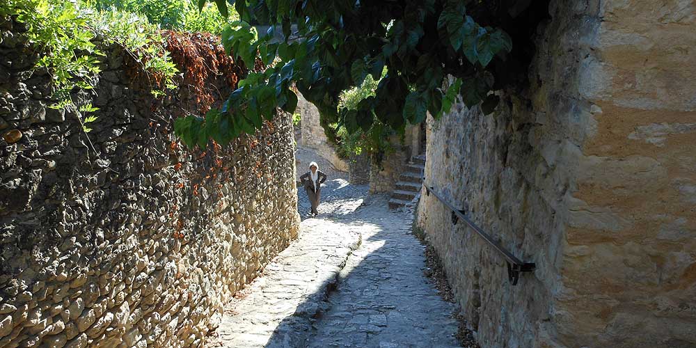 La Roque sur Cèze calade village