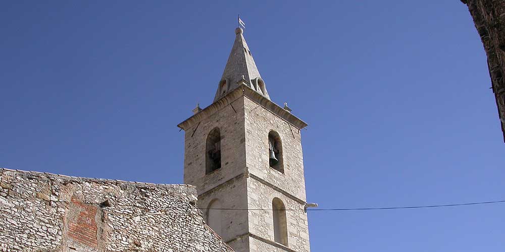 Saint-Etienne-les-Orgues église clocher