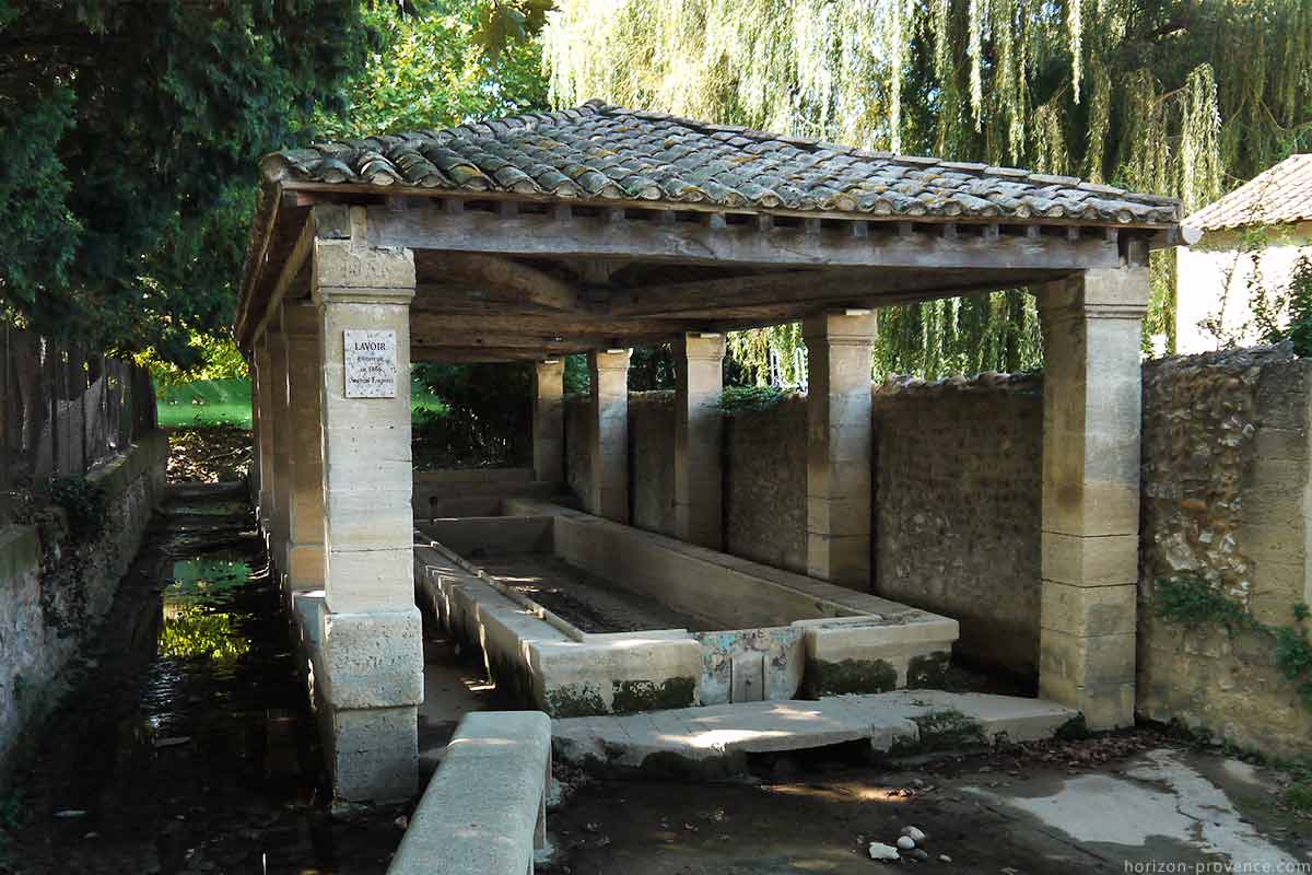 Saint Laurent des Arbres lavoir