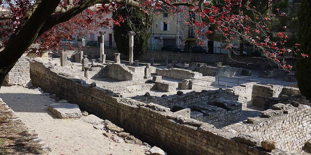 Vaison-la-romaine