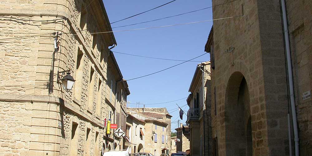 Vers-Pont-du-Gard village