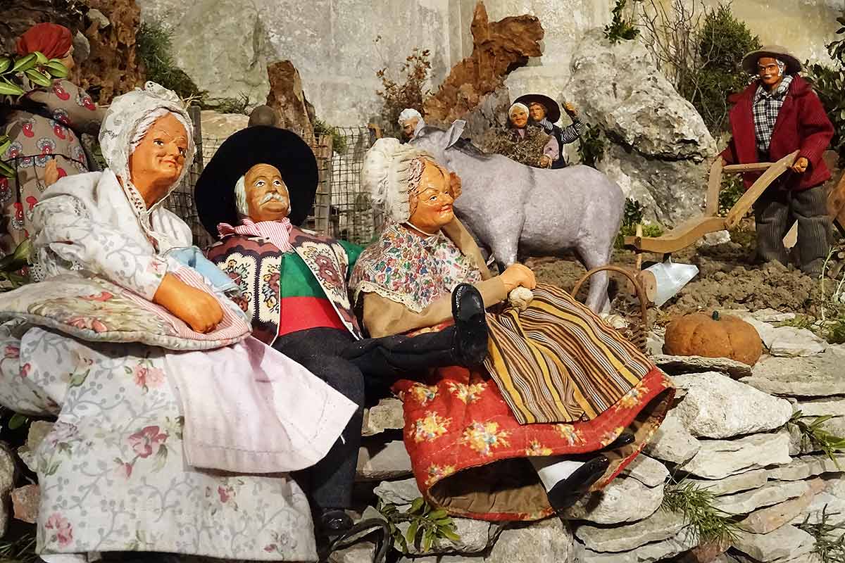 Crèche de Noël à Bonnieux