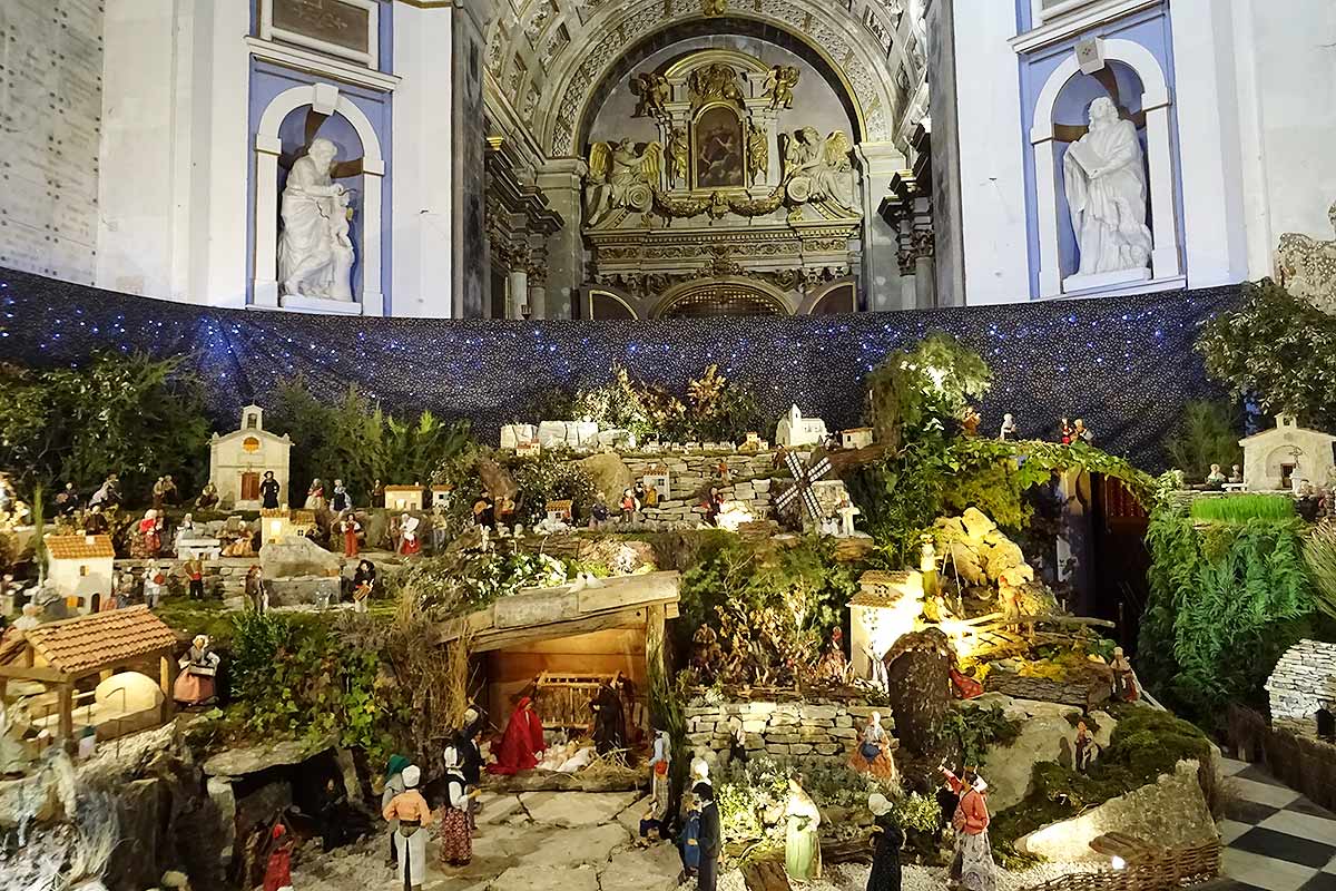 Crèche de Noël à Apt