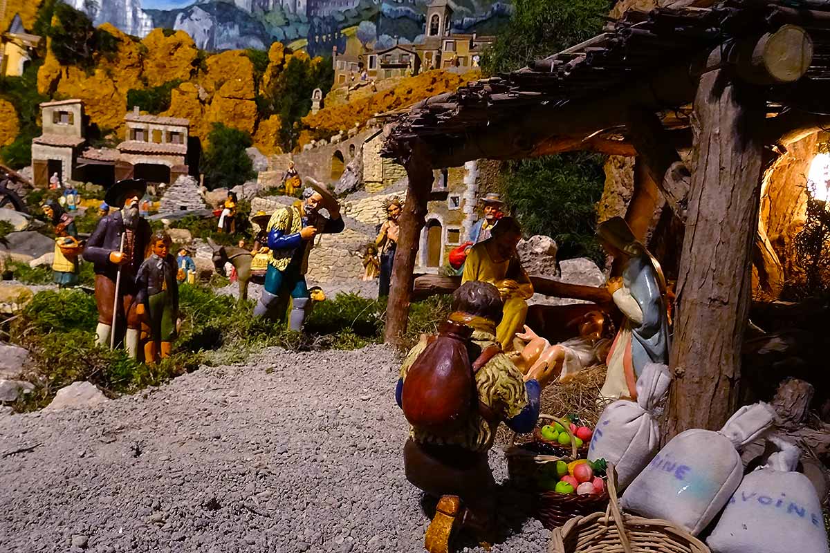 Crèche de Noël à Cabannes