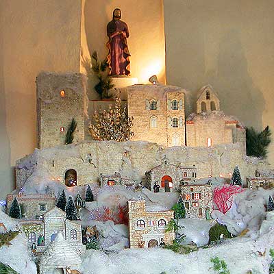 Crèche de Noël Roussas