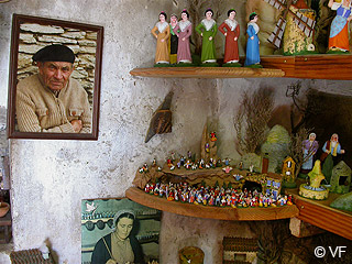 Santons Magali Montagard la Crémade © VF