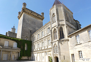 Uzès